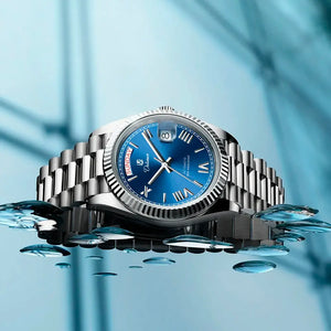 Relógio automático masculino London Blue sobre uma superfície