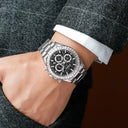 Relógio Masculino Vizzali Glacier Black Sendo Usado no Braço